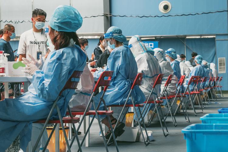 2023年疫情会迎来曙光吗？全球专家这样预测