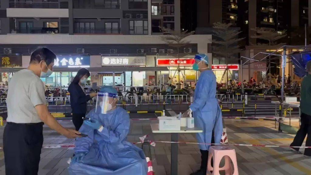 广州新增23例本土确诊，防控升级市民生活如常