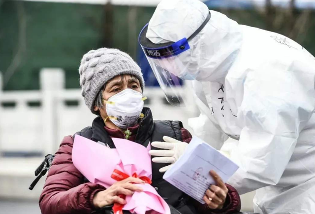 冰城迎战冬疫,蓉城常态如春,从两地看中国防疫的精准与韧性 冰城迎战冬疫,蓉城常态如春,从两地看中国防疫的精准与韧性