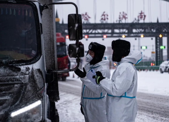 冰城迎战冬疫,蓉城常态如春,从两地看中国防疫的精准与韧性 冰城迎战冬疫,蓉城常态如春,从两地看中国防疫的精准与韧性