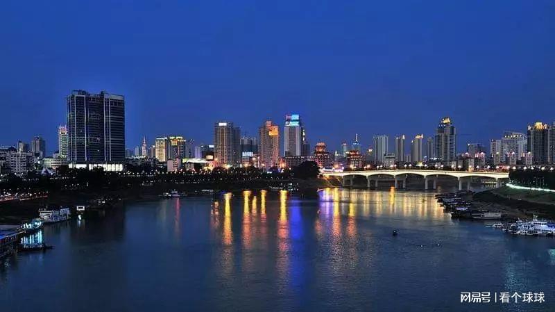 广西与重庆之间的枢纽城市，探寻中部连接点的地理与经济价值