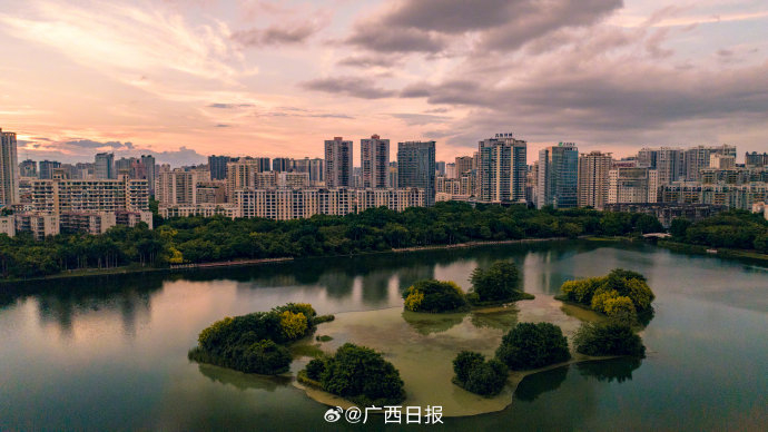 广西壮族自治区，多市共筑的壮美画卷