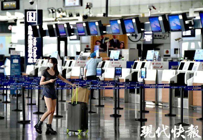 澳门疫情持续受控，南京禄口机场恢复国内航班