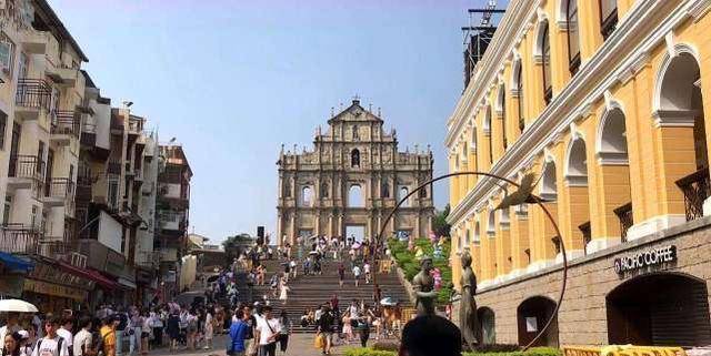 呼市到澳门,跨越两千公里的赌局,输掉的远不止金钱 呼市到澳门,跨越两千公里的赌局,输掉的远不止金钱