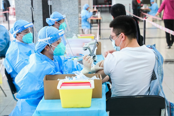 重庆战疫记，新冠疫苗筑起的山城防线