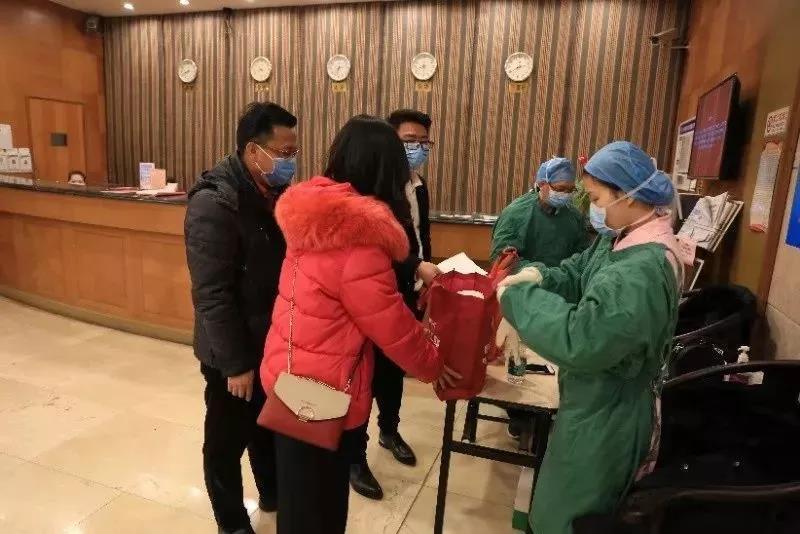 广东省疫情指挥部最新通告,疫情防控措施升级,市民需严格遵守! 广东省疫情指挥部最新通告,疫情防控措施升级,市民需严格遵守!