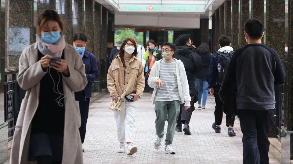 香港疫情持续受控，北京今日晴朗微风宜出行—双城记下的民生关切
