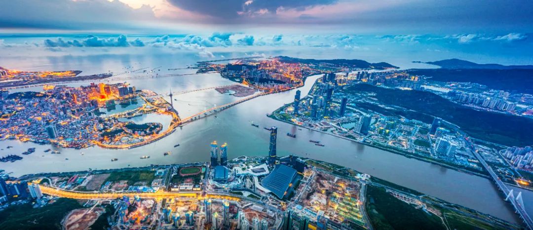 香港新篇章，从国际都会到湾区核心的战略转型与融合之路