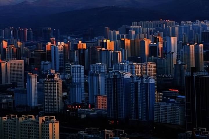 疫情下的西宁，坚韧与希望并存的城市