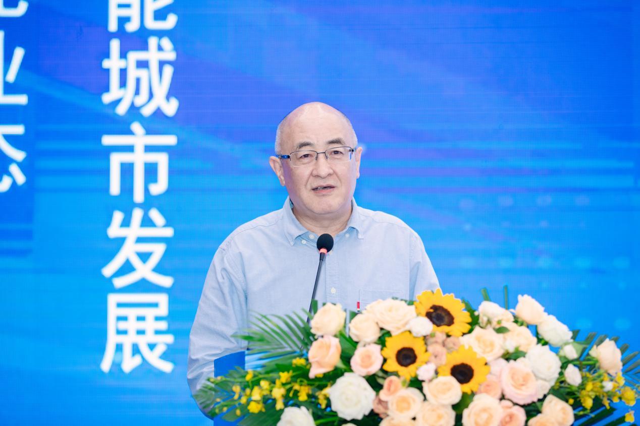 郑州师范学院教育平台，赋能未来教师，重塑师范教育新生态