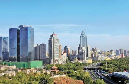 乌鲁木齐疫情防控等级调整，科学精准施策，守护市民健康与城市活力