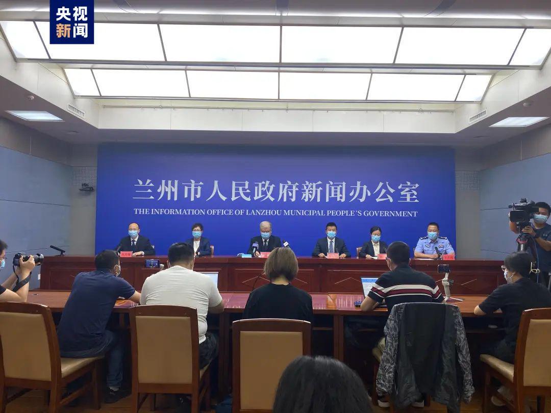 从上海市疫情发布官网到兰州新闻，城市信息透明化的双城镜像与时代启示