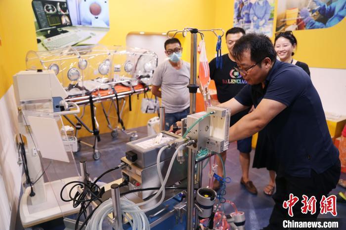 上海新冠疫情新增病例激增，防控措施升级应对挑战