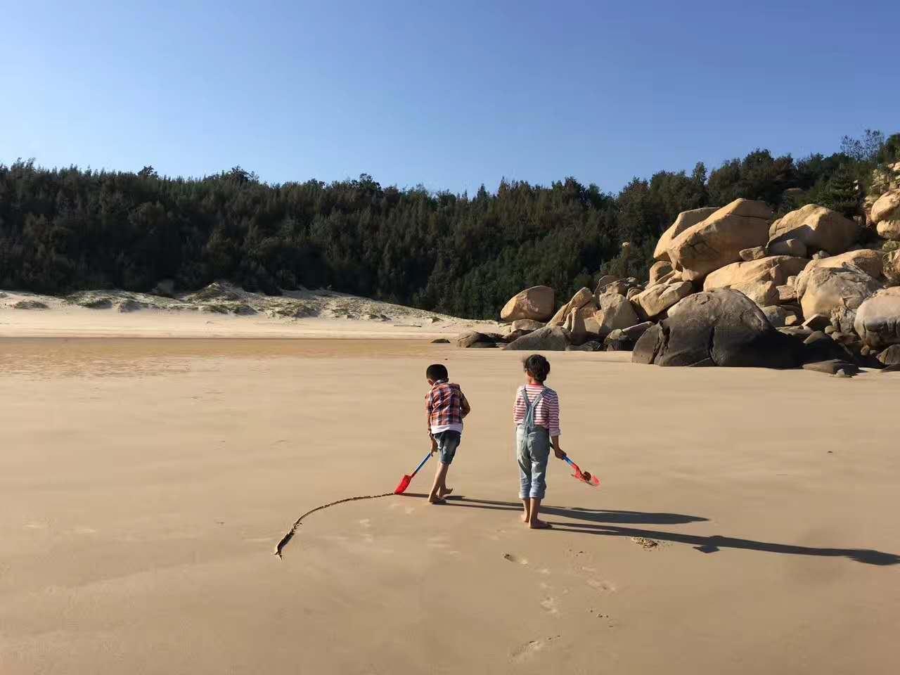 浙江与北京，疫情下的双城记，从防控韧性到经济复苏的东方启示录
