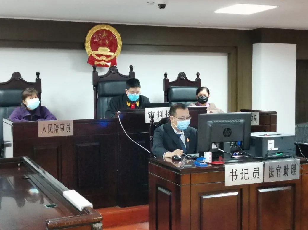 上海疫情下的福州路，坚守与希望并存