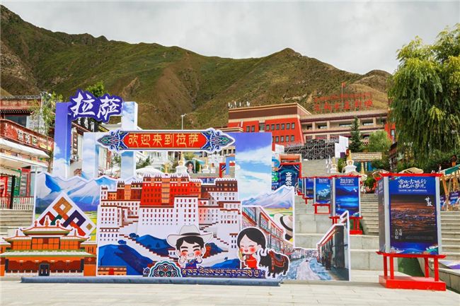 拉萨，雪域圣城的千年回响与现代脉动