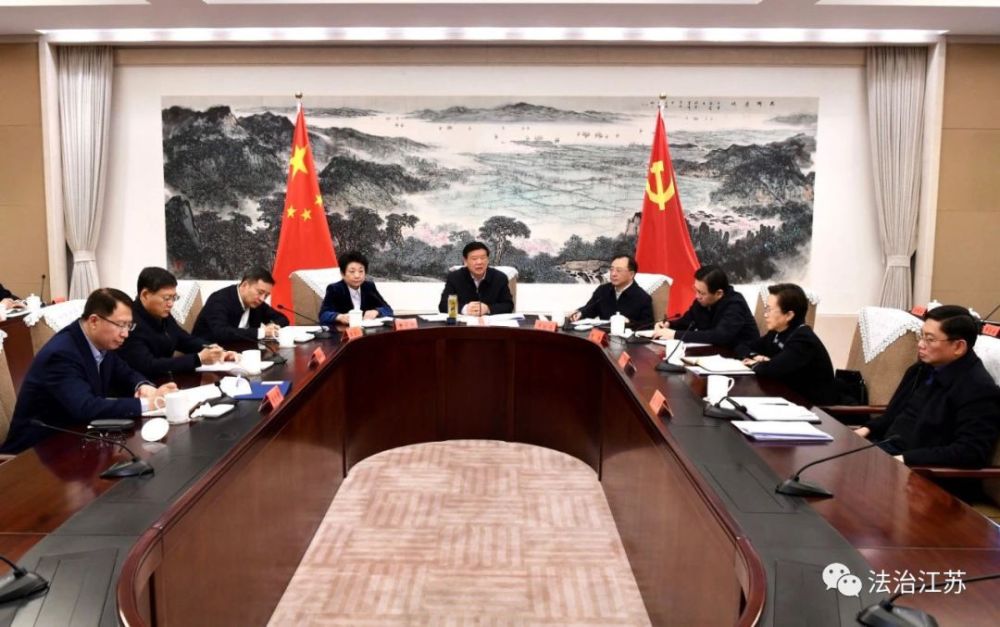 江苏省委坚决打赢疫情防控阻击战